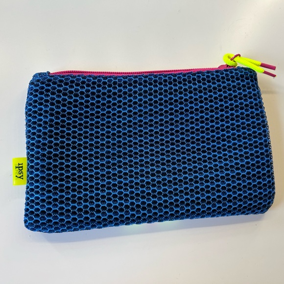 Ipsy Blue Mesh Retro Makeup Bag - Picture 2 of 3